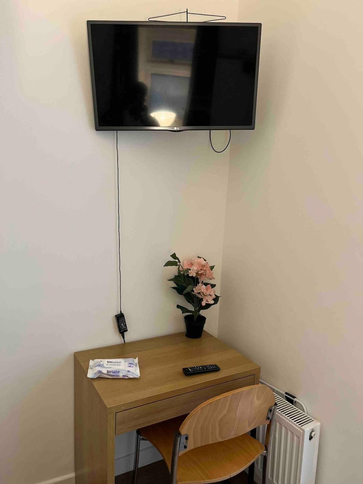 Flat With Private Entrance Pensiune *
