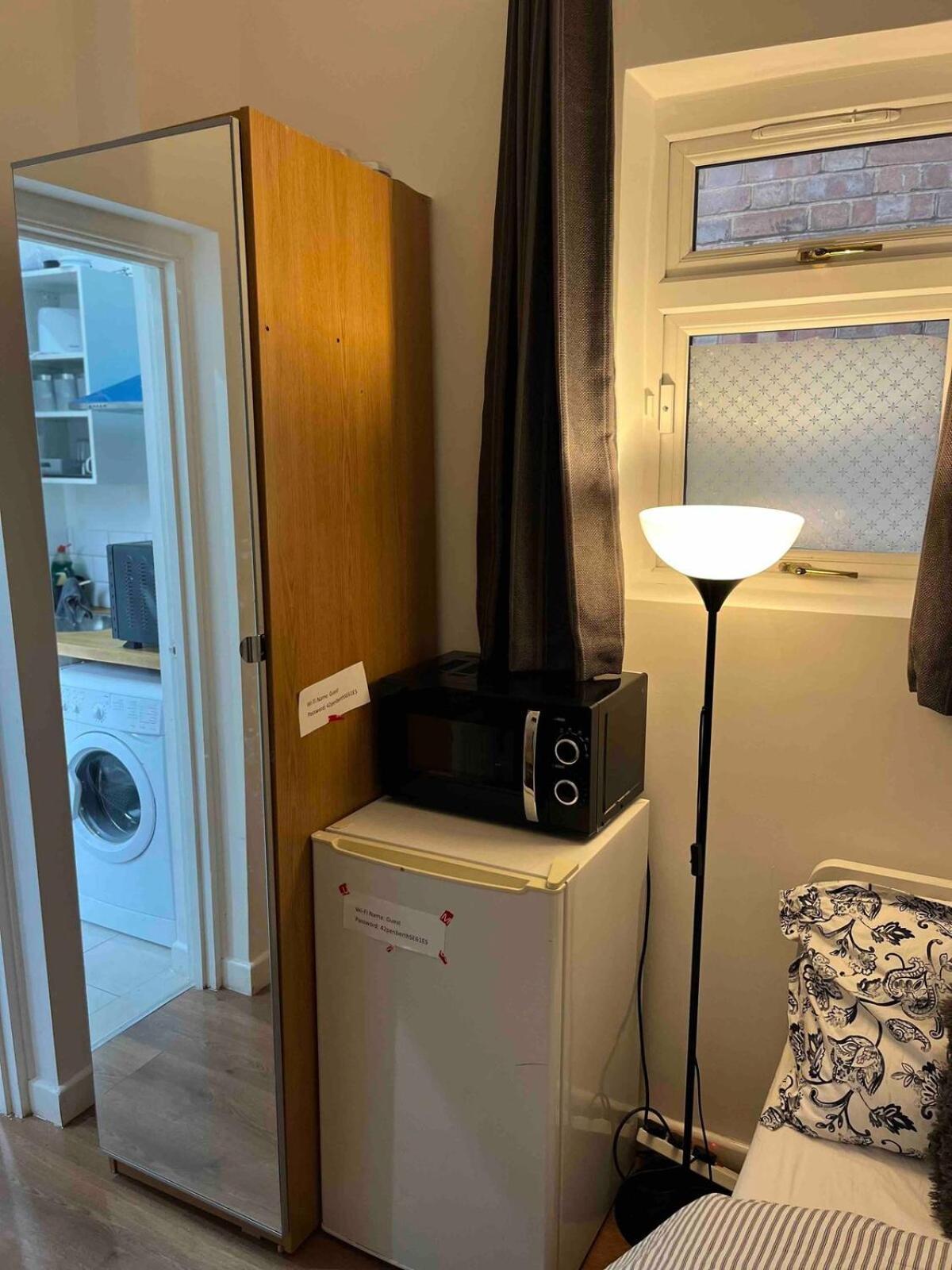 Flat With Private Entrance * Londra